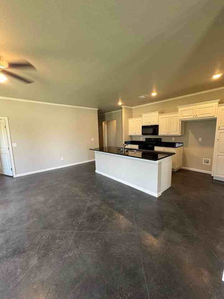 10401 Bolen St - Photo 3 of 18
