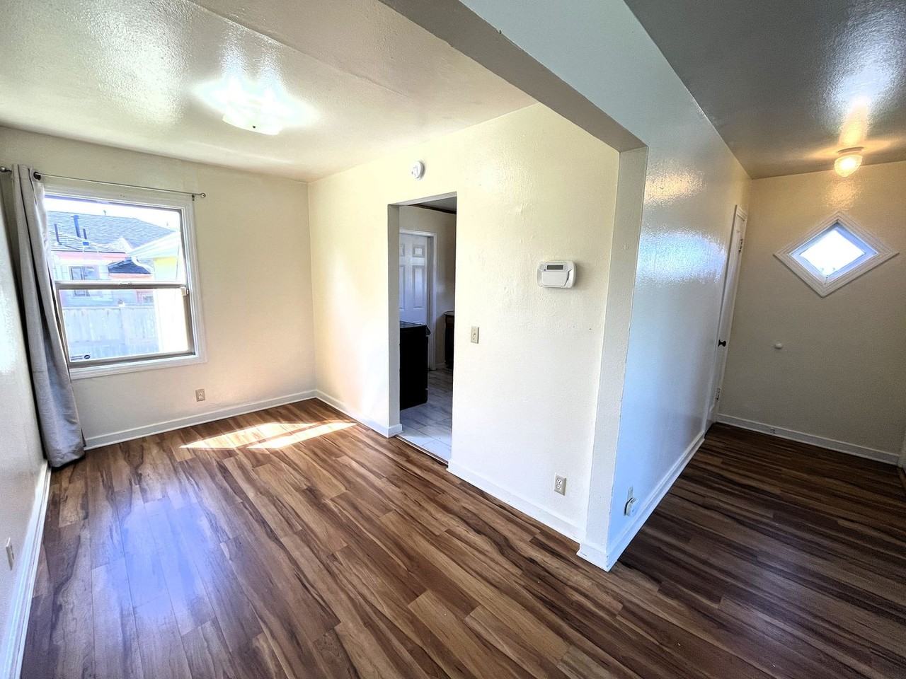 905 W Harris St - Photo 5 of 17