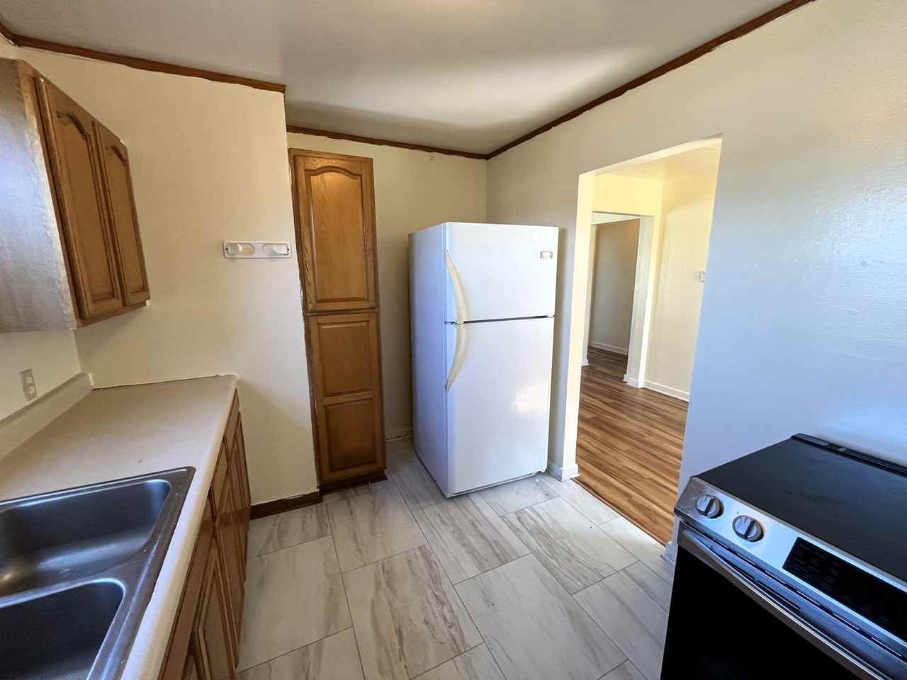 905 W Harris St - Photo 7 of 17