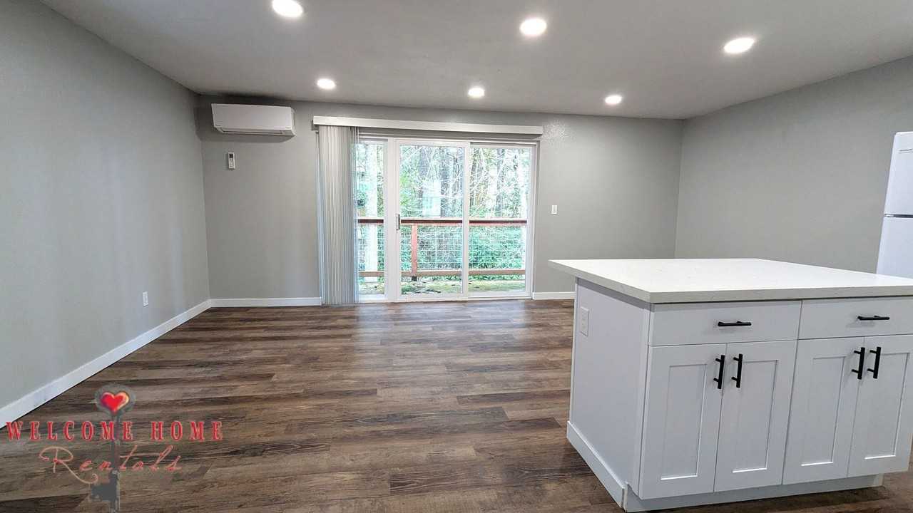 2400 20th Ave Nw - Photo 3 of 29