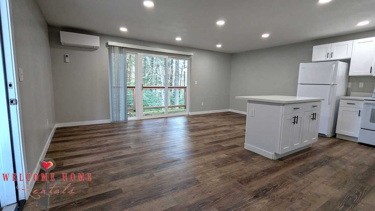 2400 20th Ave Nw - Photo 4 of 29