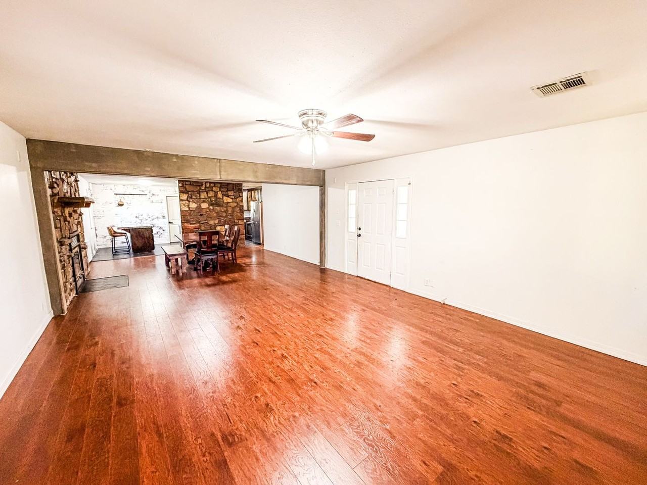 805 N Main St - Photo 3 of 17