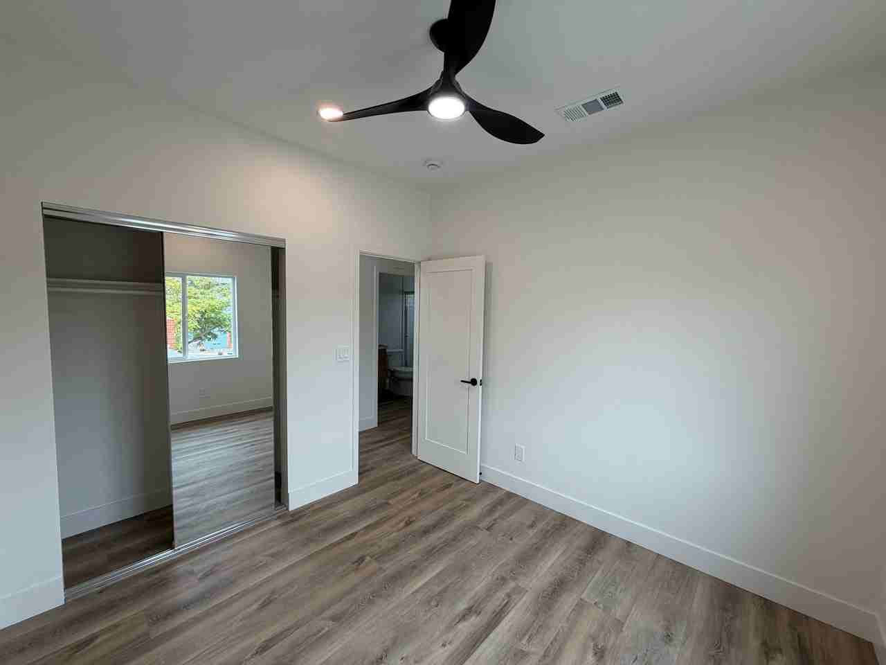 5090-5094 Catoctin Dr. - Photo 4 of 14