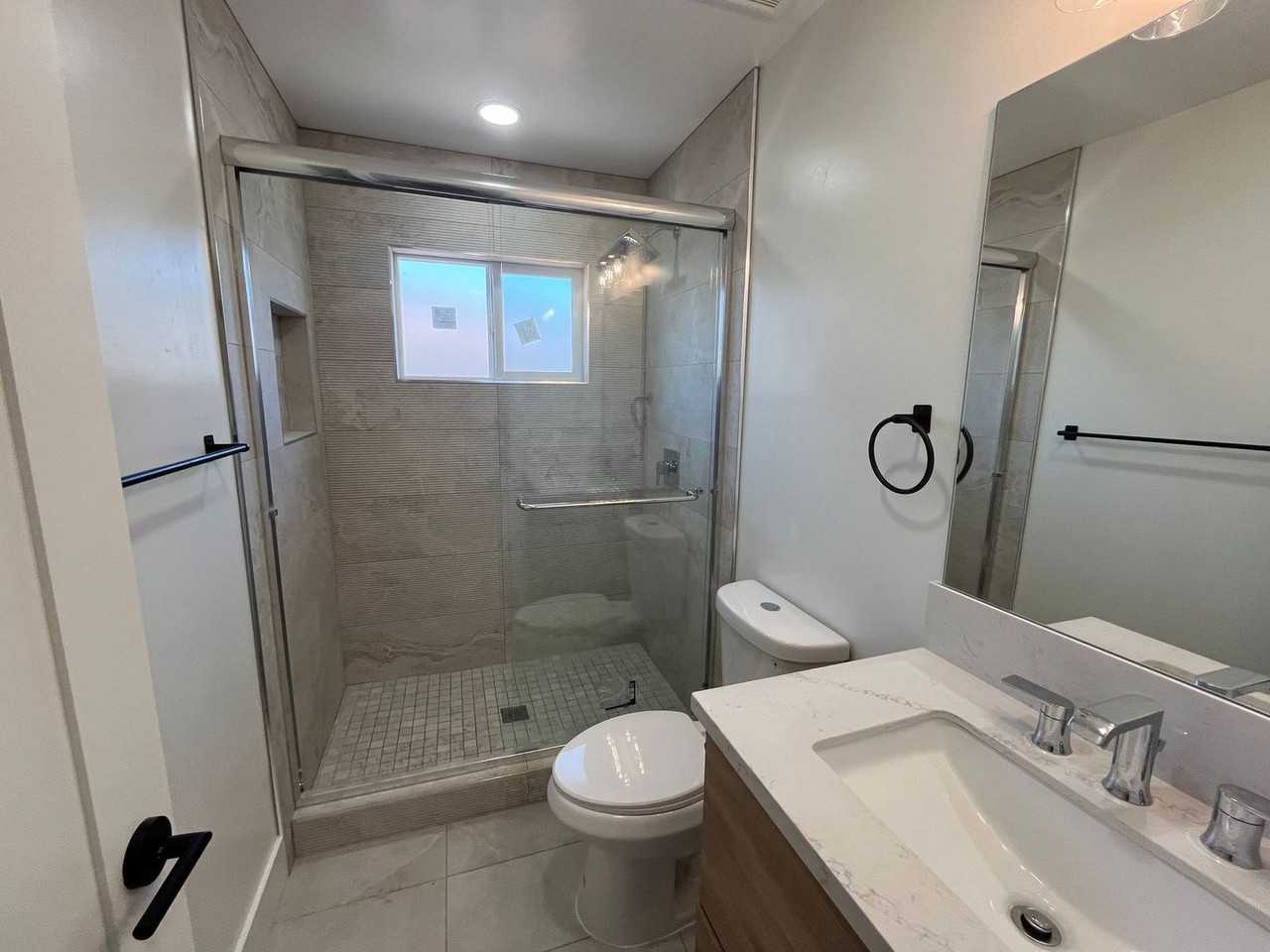 5092 Catoctin Dr - Photo 3 of 8