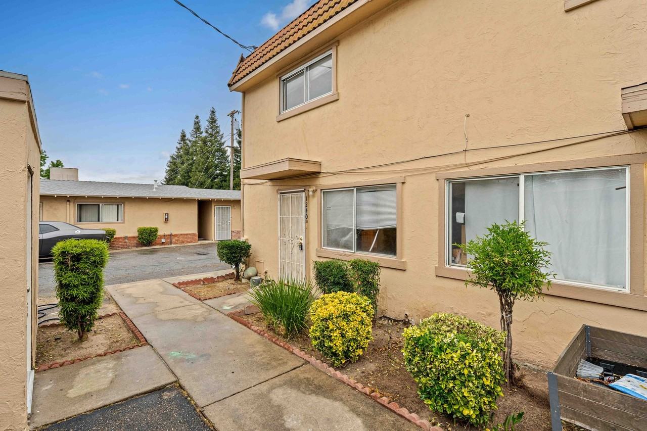 1240/1260 N. Olive Ave - Photo 2 of 25