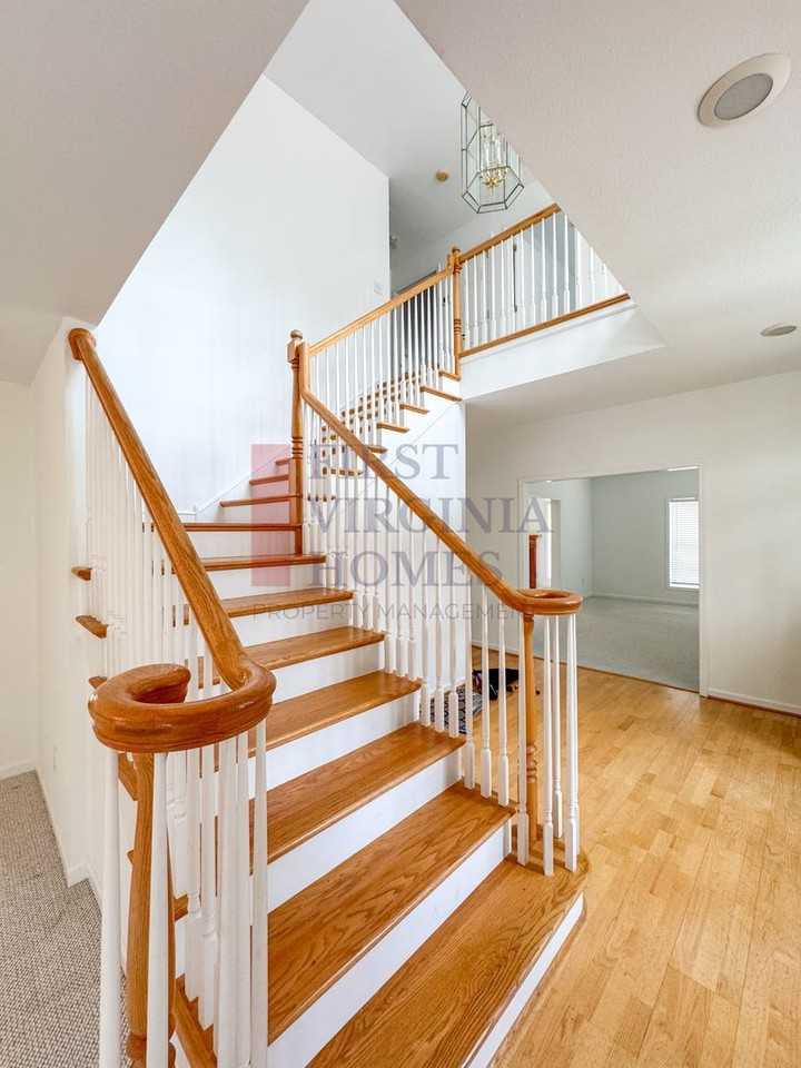 165 Columbia Rd - Photo 3 of 16