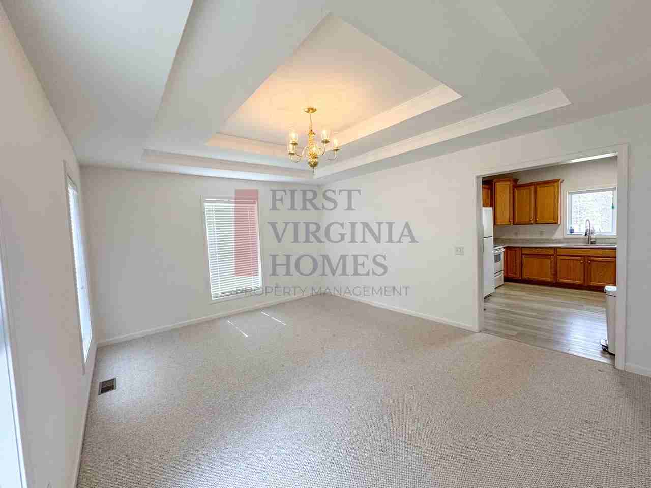 165 Columbia Rd - Photo 4 of 16