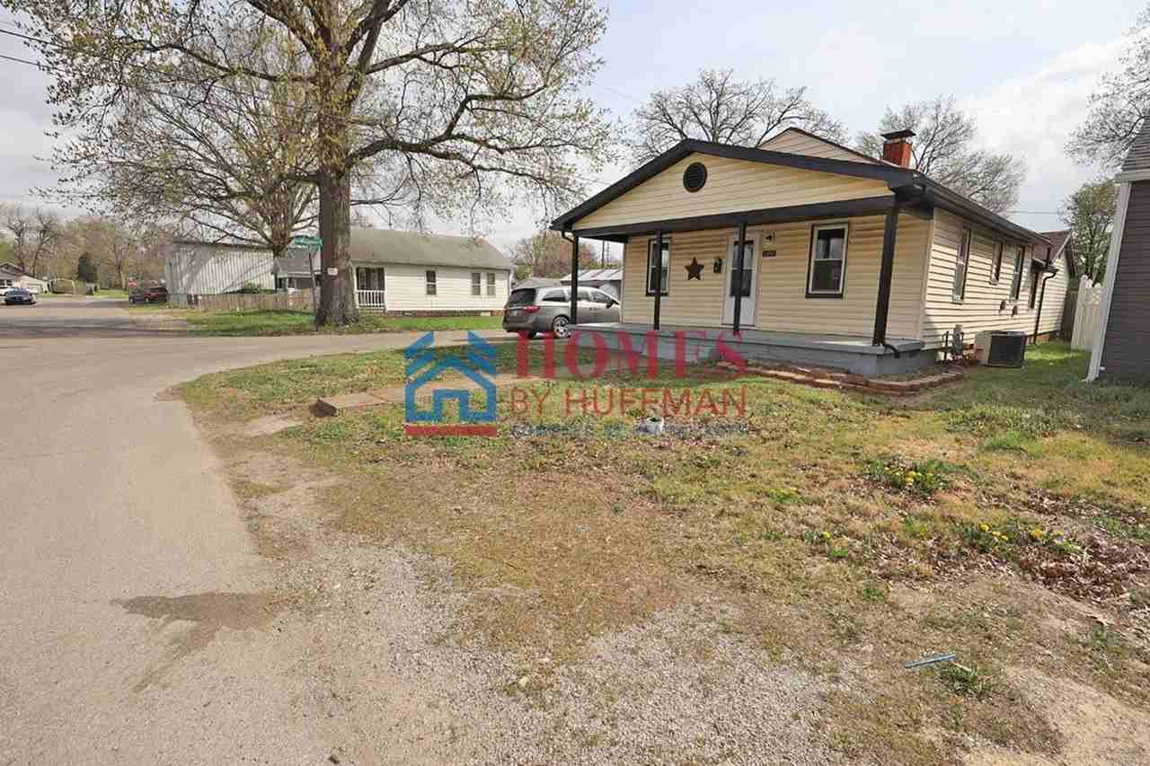 1650 E Koch Ave - Photo 3 of 21