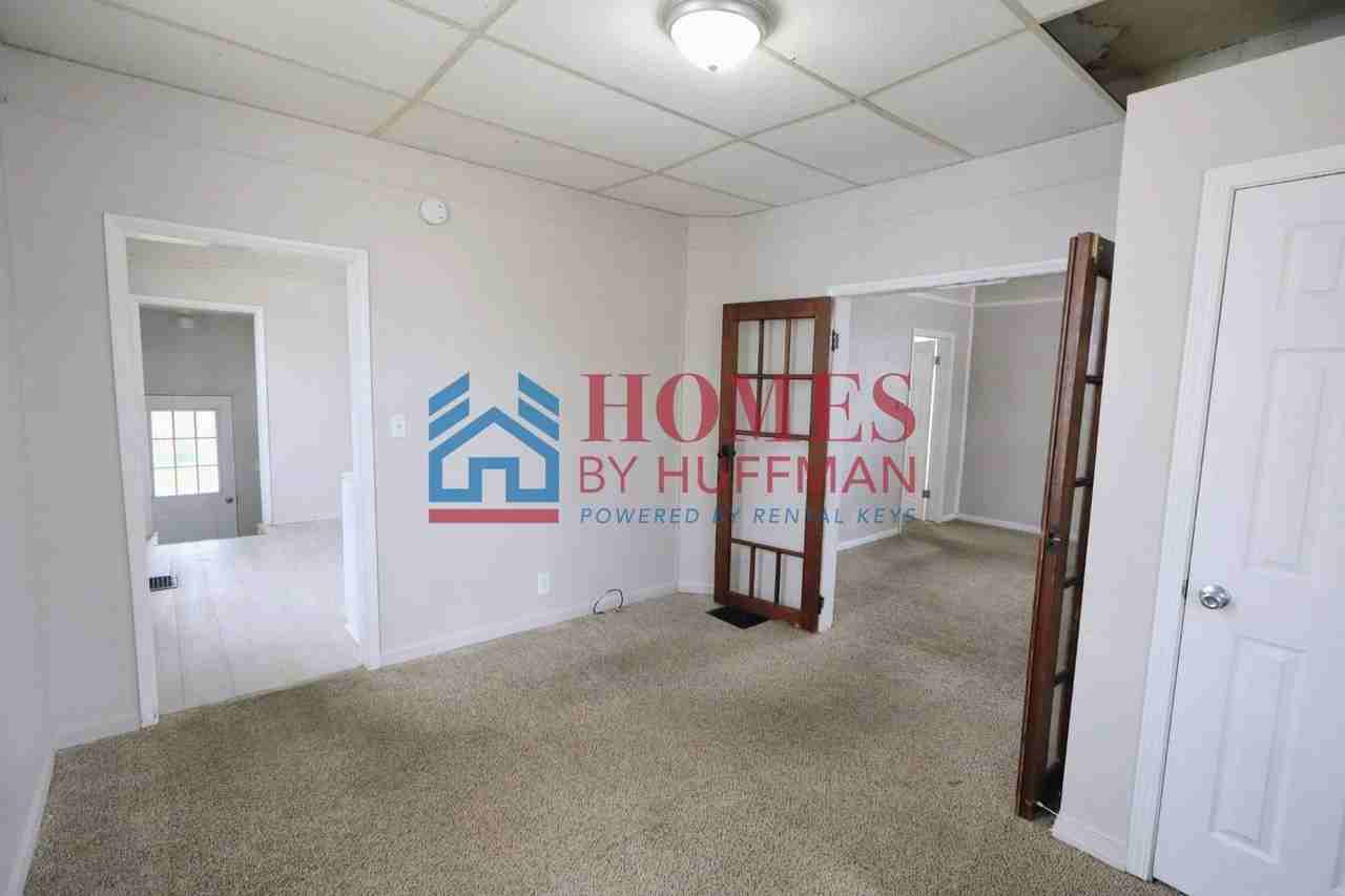 202 Herndon Dr - Photo 4 of 13