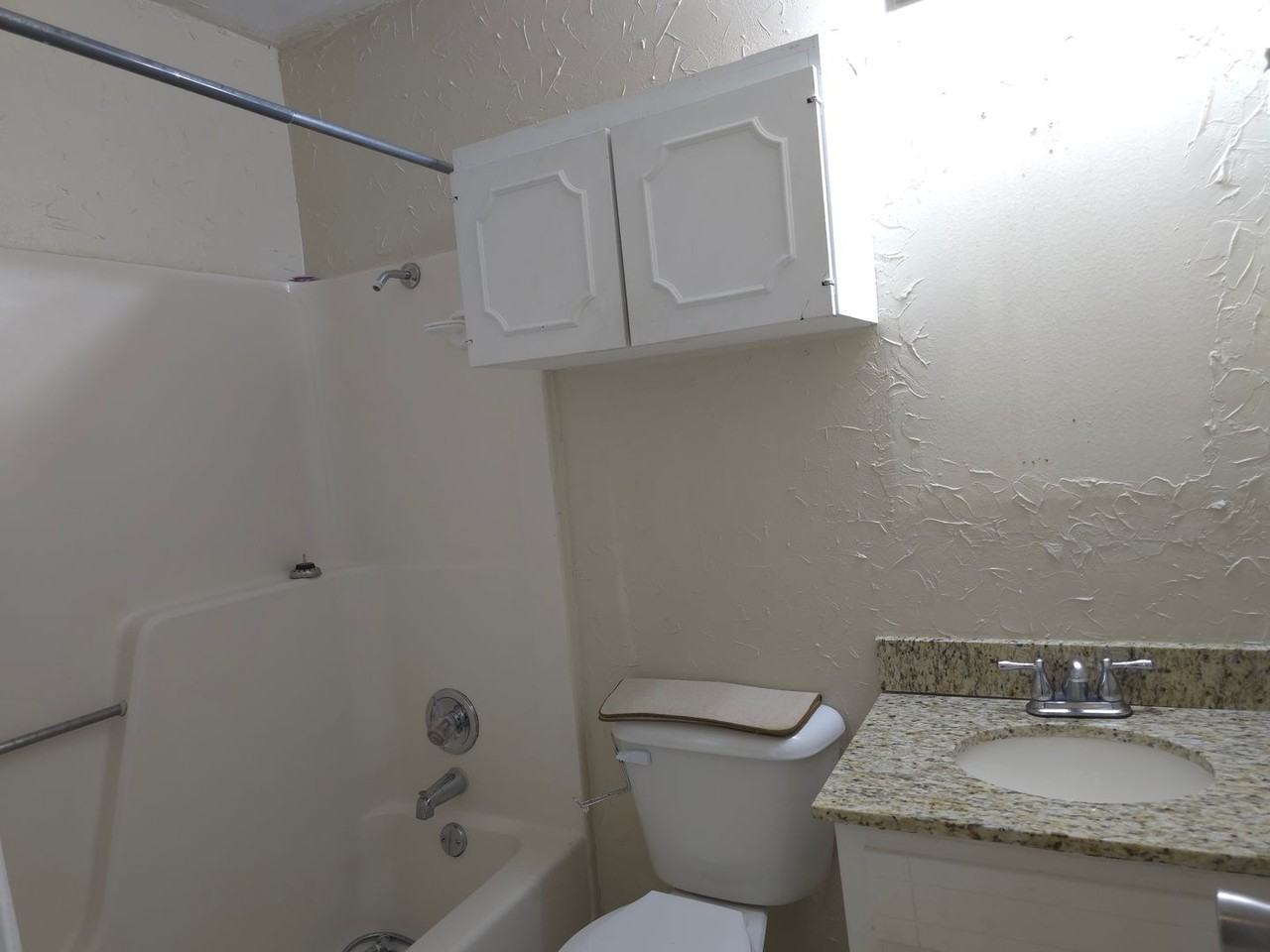 812 Shady Heights Rd - Photo 4 of 12