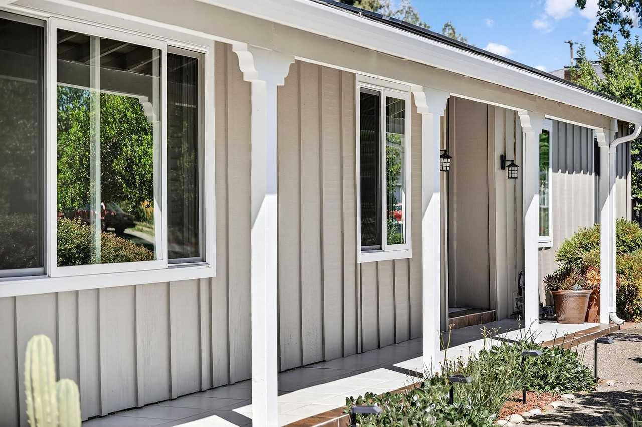 1769 Bishop Dr - Photo 3 of 47