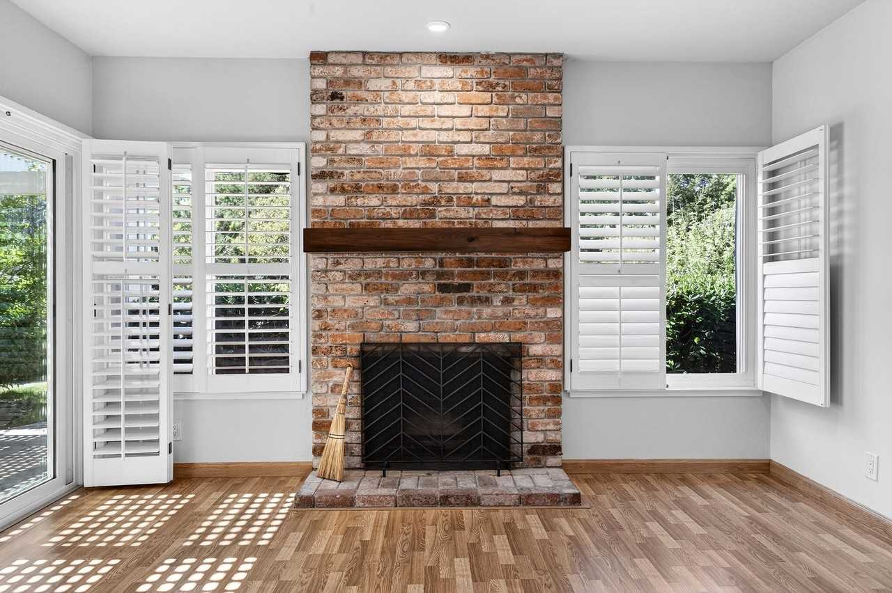 1769 Bishop Dr - Photo 7 of 47