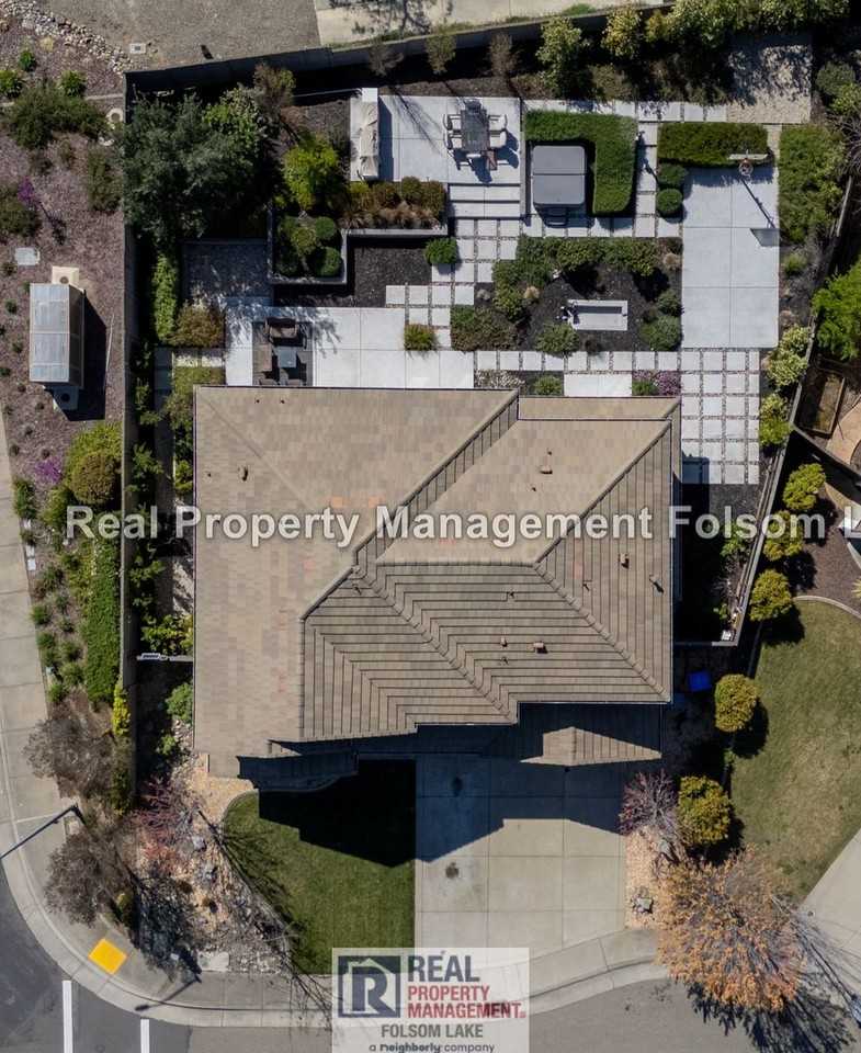 1449 Marietta Ct - Photo 3 of 3