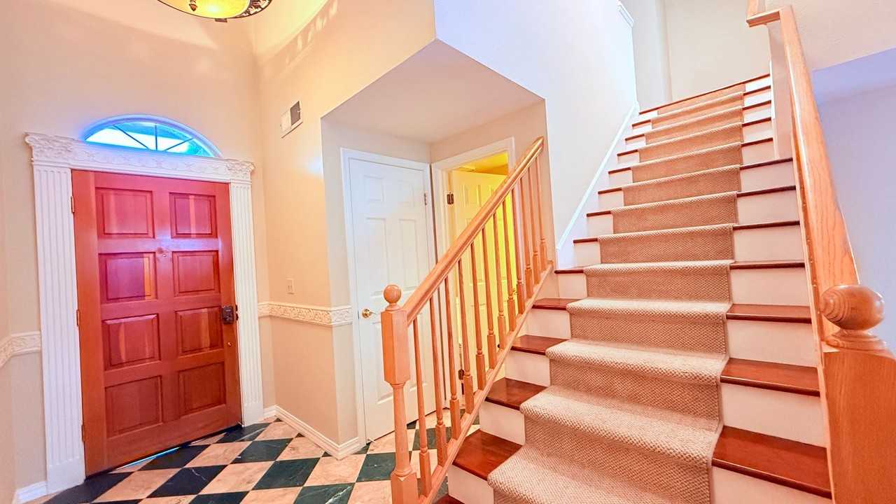 372 Bellflower Ct - Photo 5 of 47