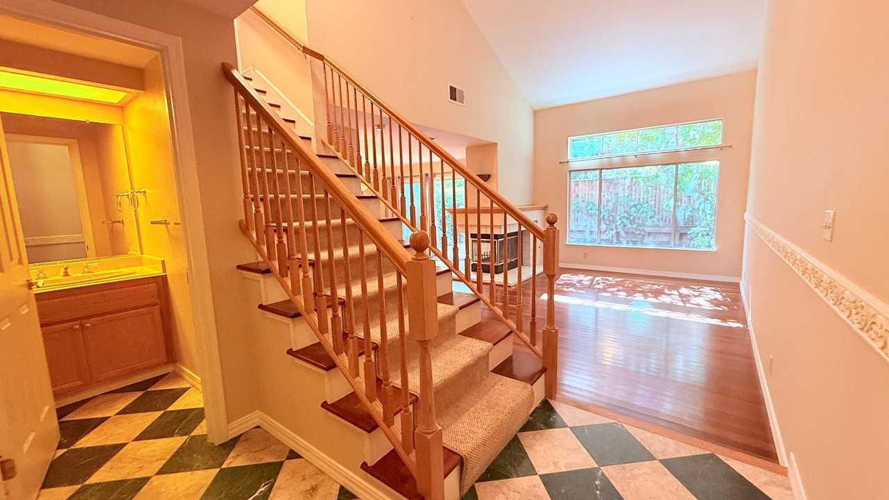 372 Bellflower Ct - Photo 6 of 47