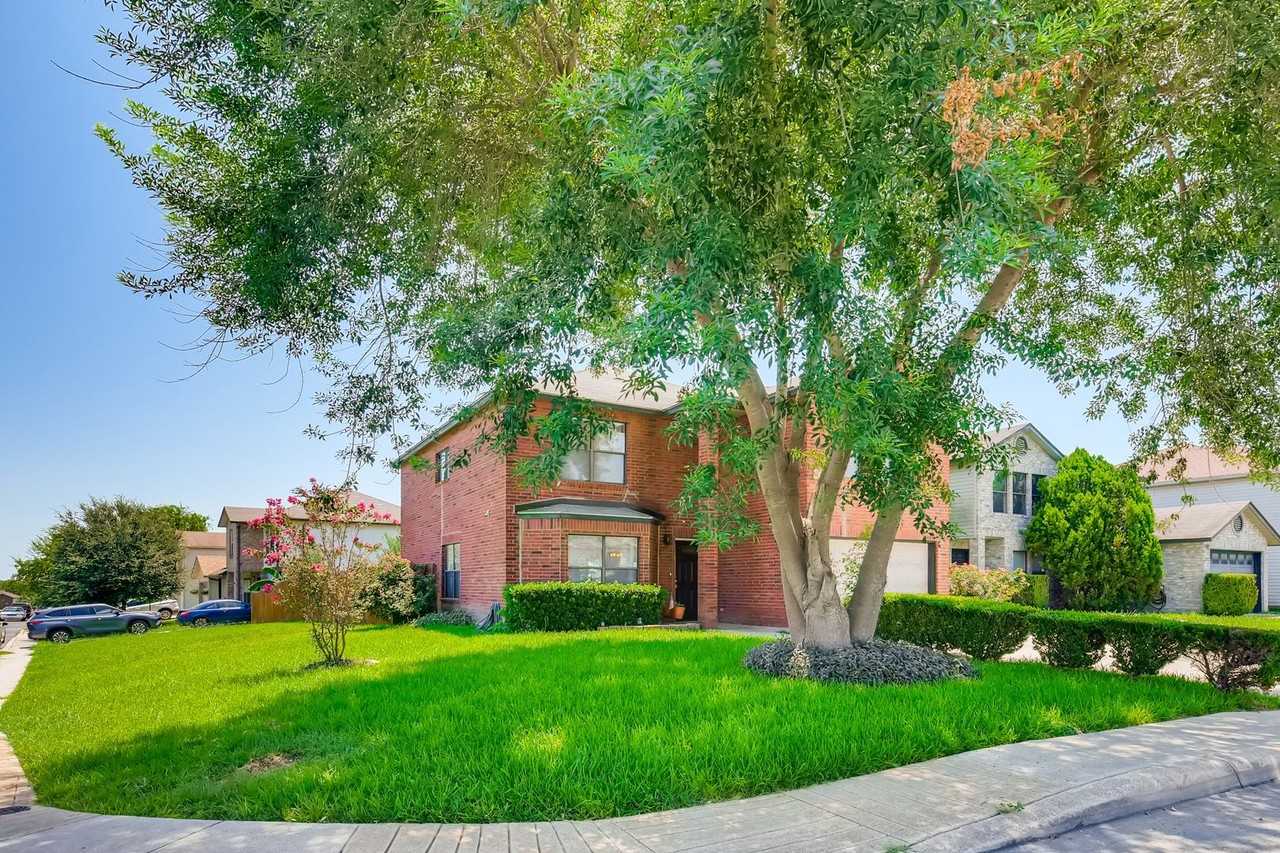 2308 Dalhart Pass - Photo 2 of 42