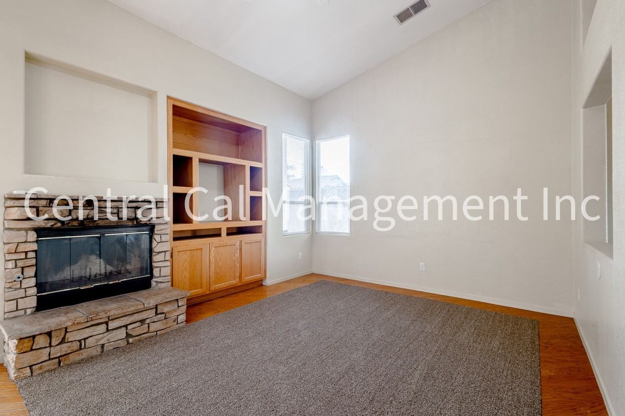 4000 Mariana Way - Photo 5 of 25