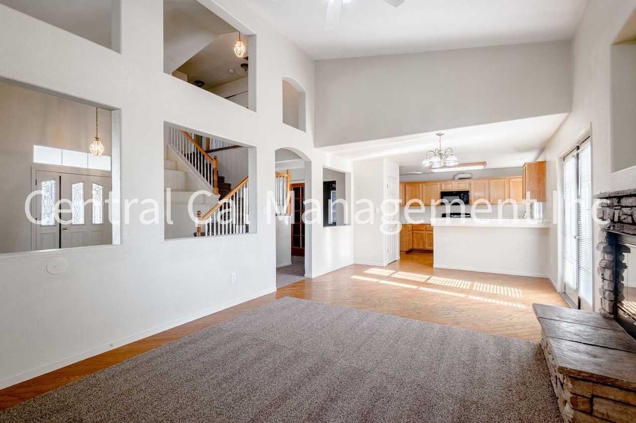 4000 Mariana Way - Photo 6 of 25