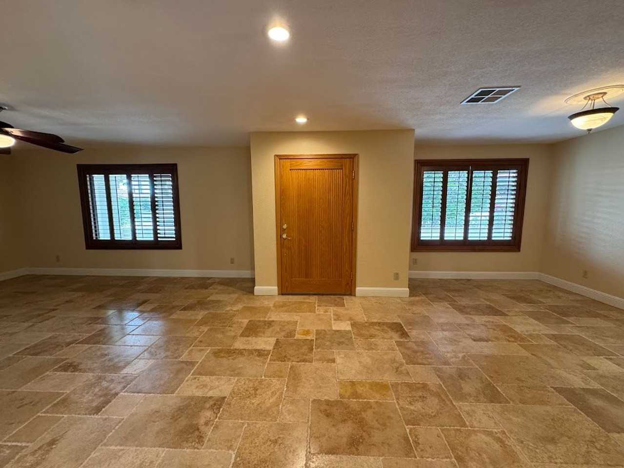 15429 N 9th Pl - Photo 4 of 33