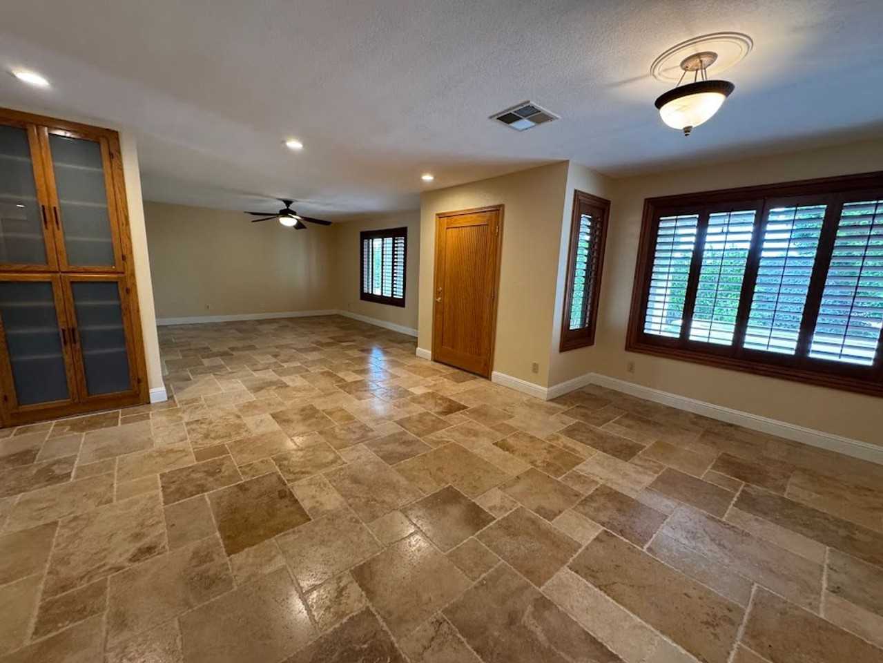 15429 N 9th Pl - Photo 7 of 33