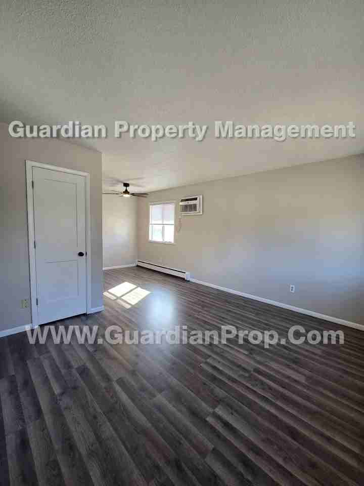 2426 County Road I - Photo 2 of 9