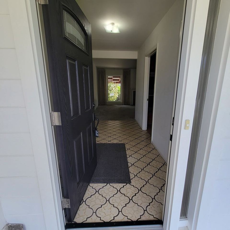 2535 Hampton Ave - Photo 3 of 29