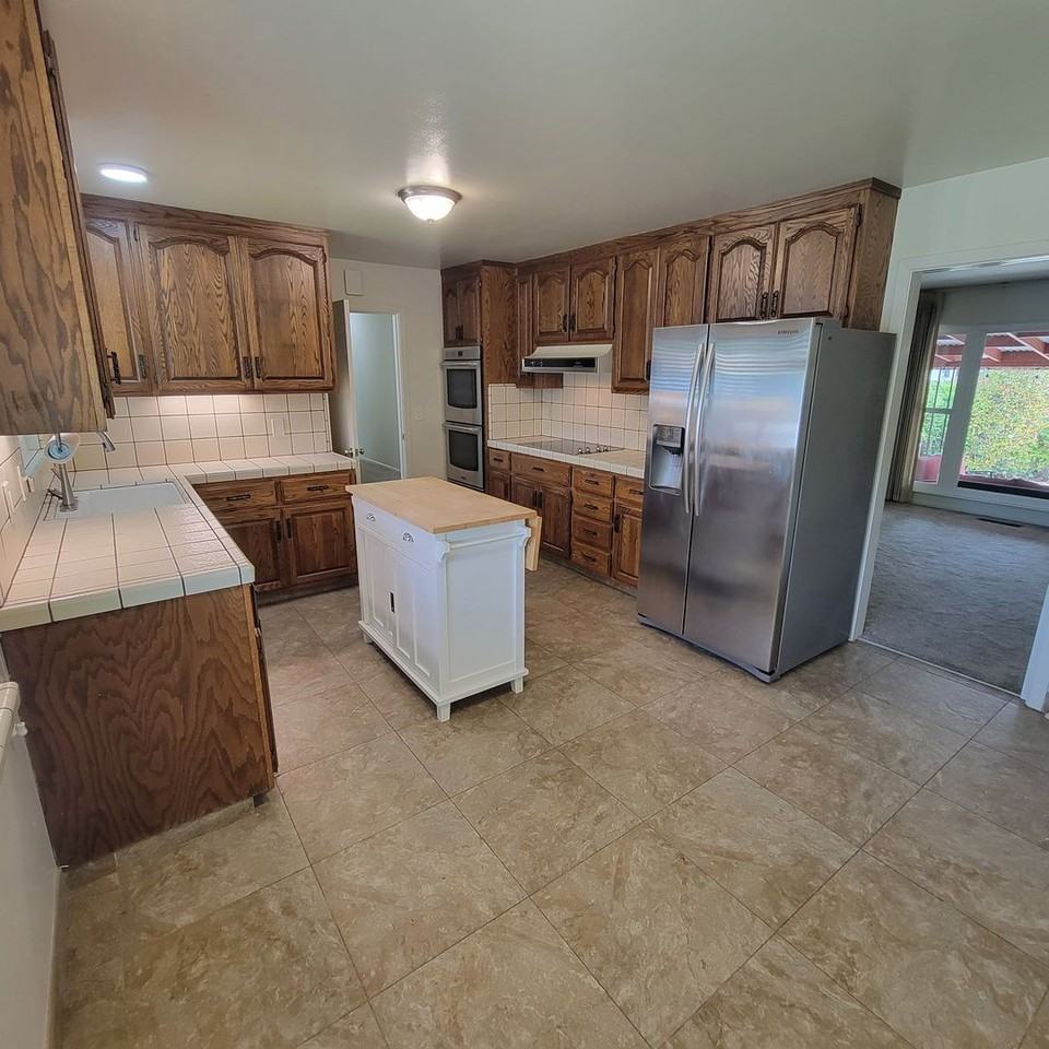 2535 Hampton Ave - Photo 6 of 29