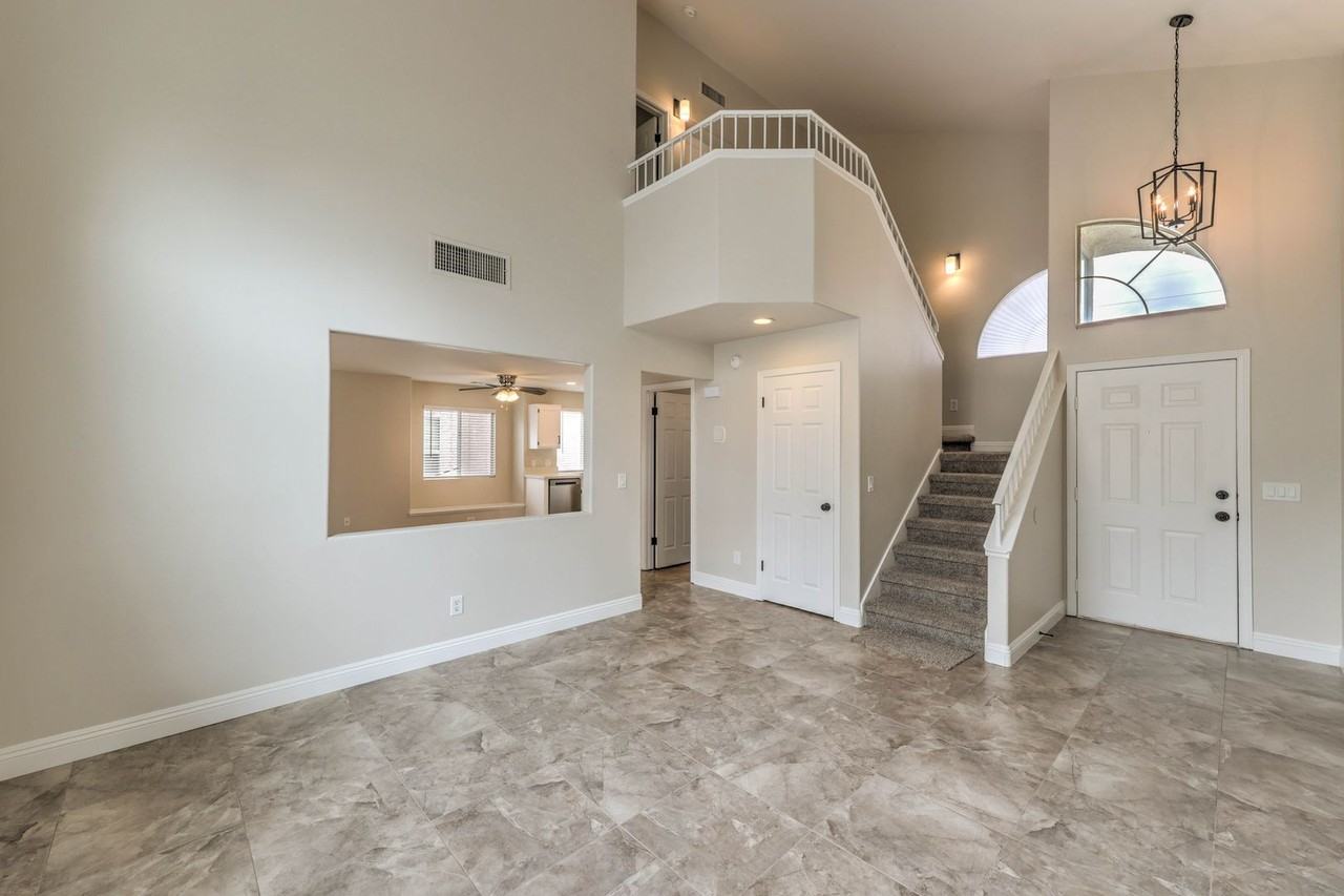 1801 Villa Vista Way - Photo 3 of 35