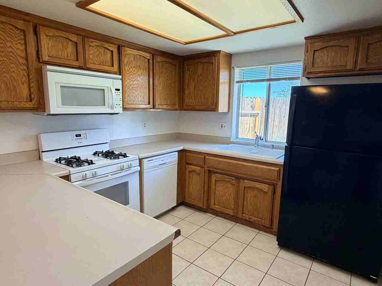 22120 Mccarthy Dr - Photo 3 of 11