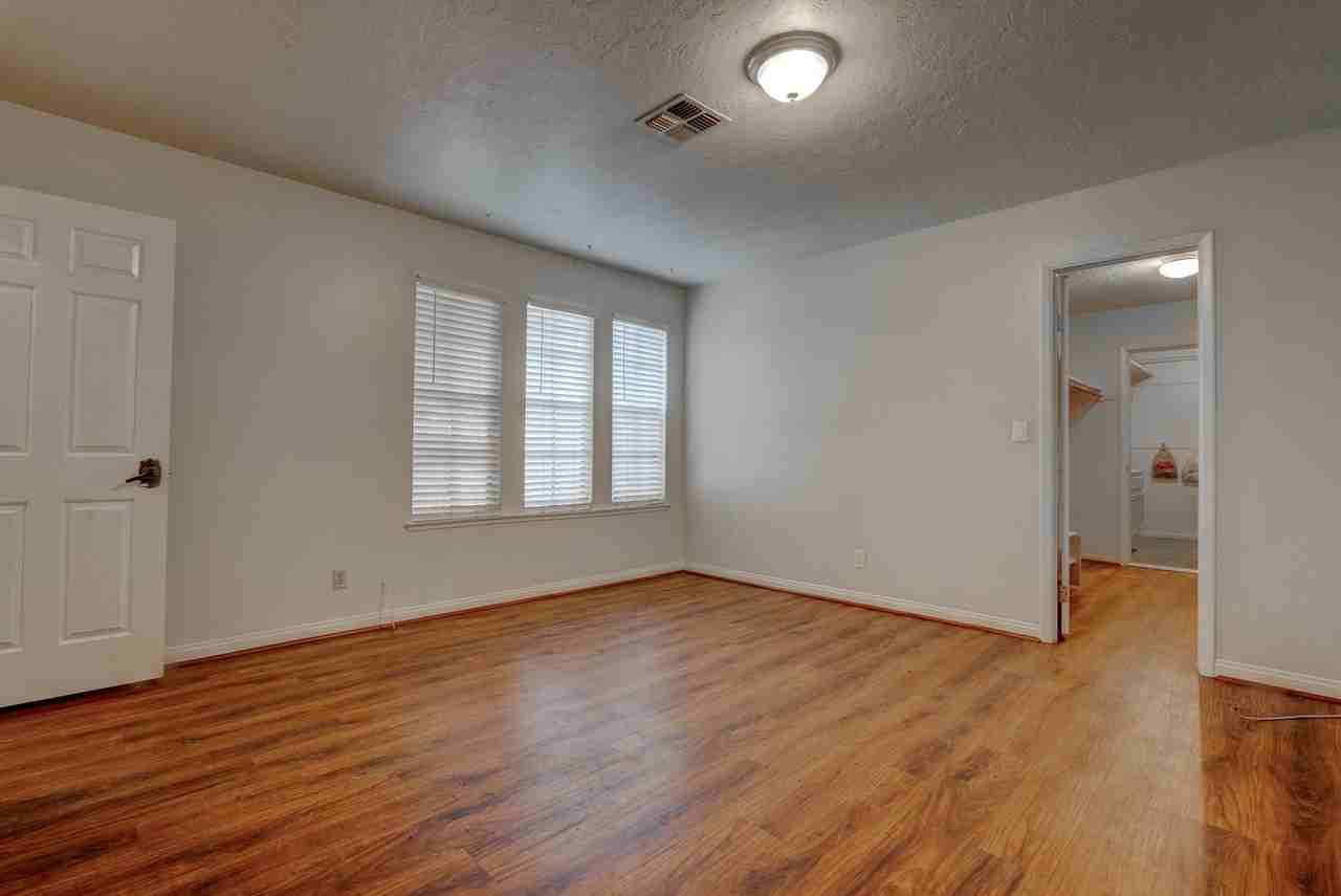 3905 Landsdown Pl - Photo 5 of 37