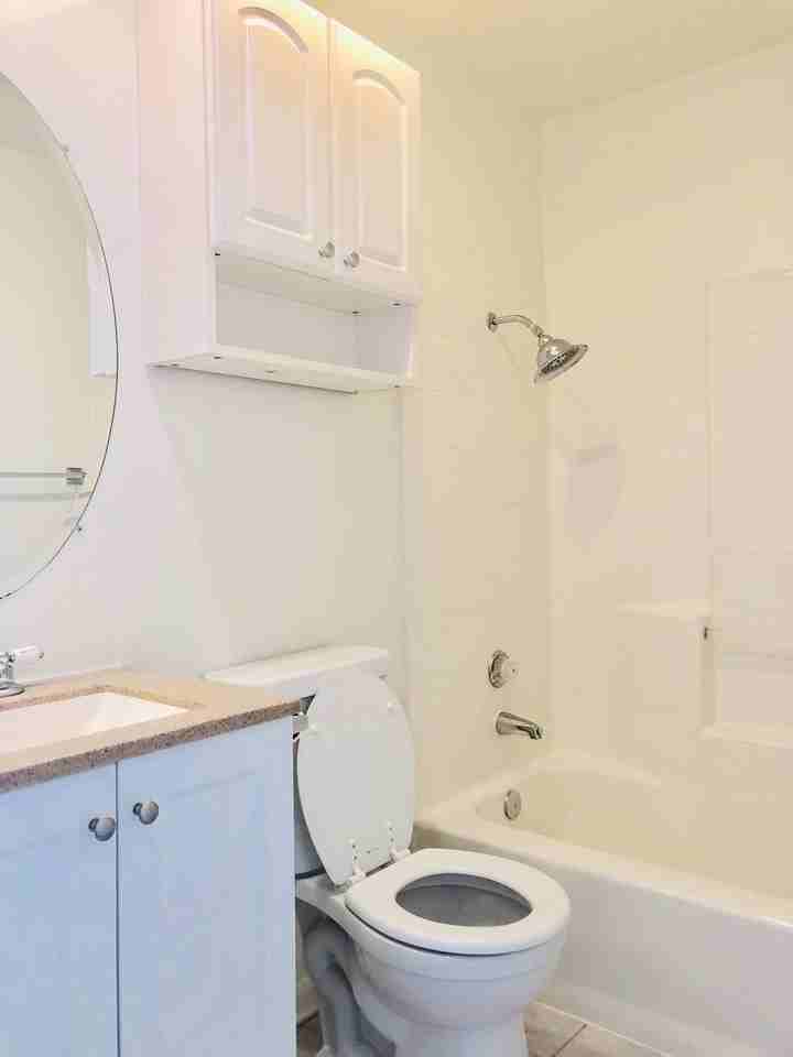 1215 N San Gabriel Ave #202 - Photo 3 of 16