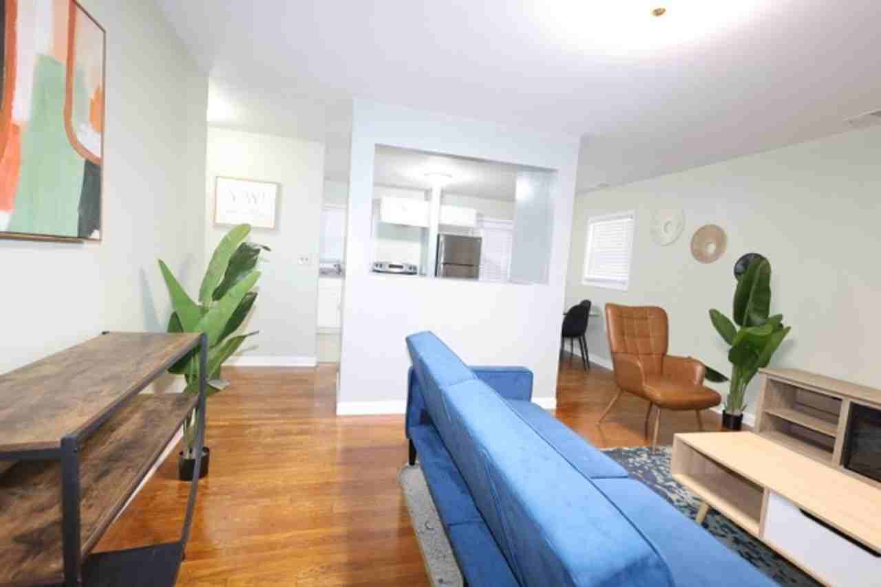 2202 Dering Cir Ne - Photo 6 of 27