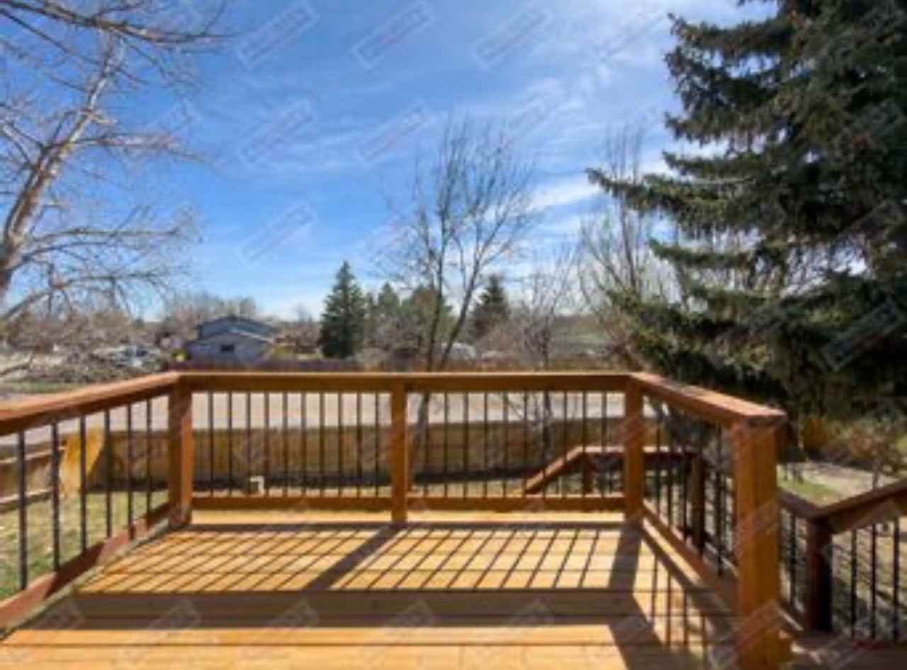 2101 S Autumn Ct - Photo 2 of 18