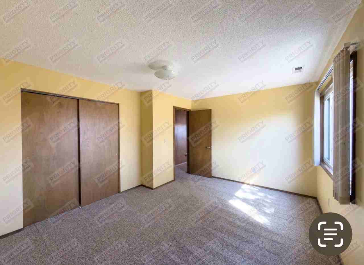 2101 S Autumn Ct - Photo 6 of 18