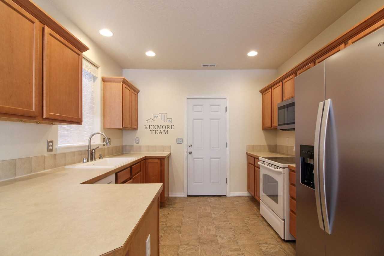 5241 Chris St - Photo 2 of 20