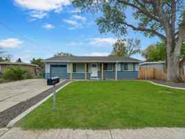 featured image of 3905 W Taft St