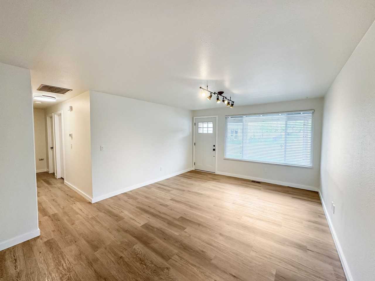 3905 W Taft St - Photo 4 of 22