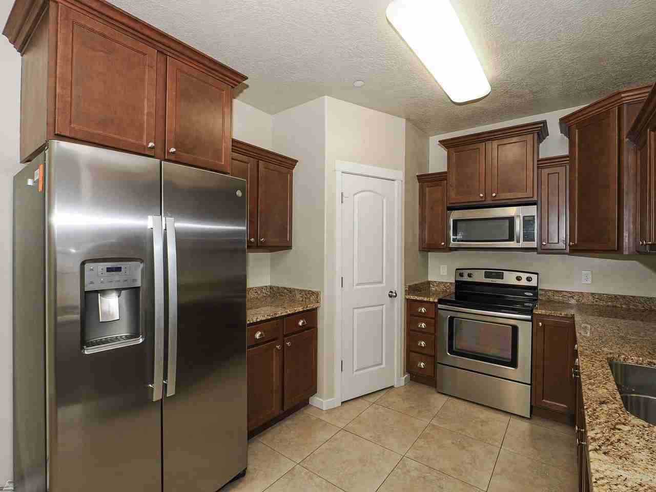 157 E Jordan Ridge Blvd - Photo 2 of 30