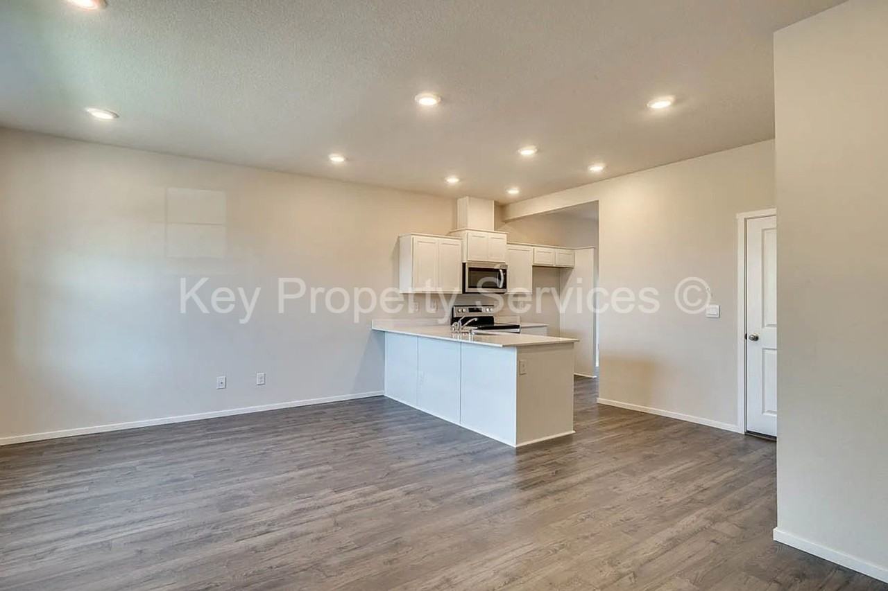 12609 Ne 116th Way - Photo 3 of 16