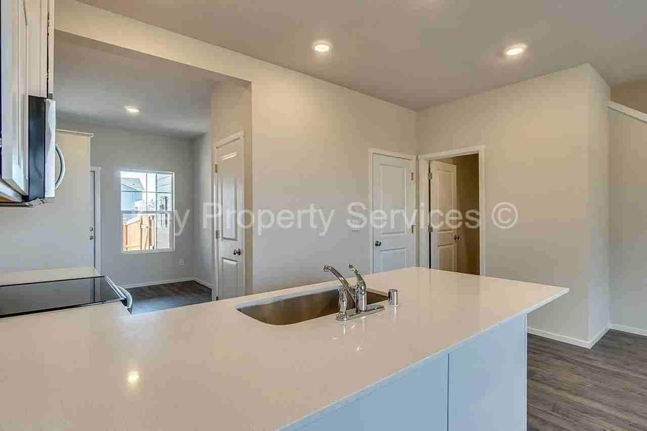 12609 Ne 116th Way - Photo 5 of 16