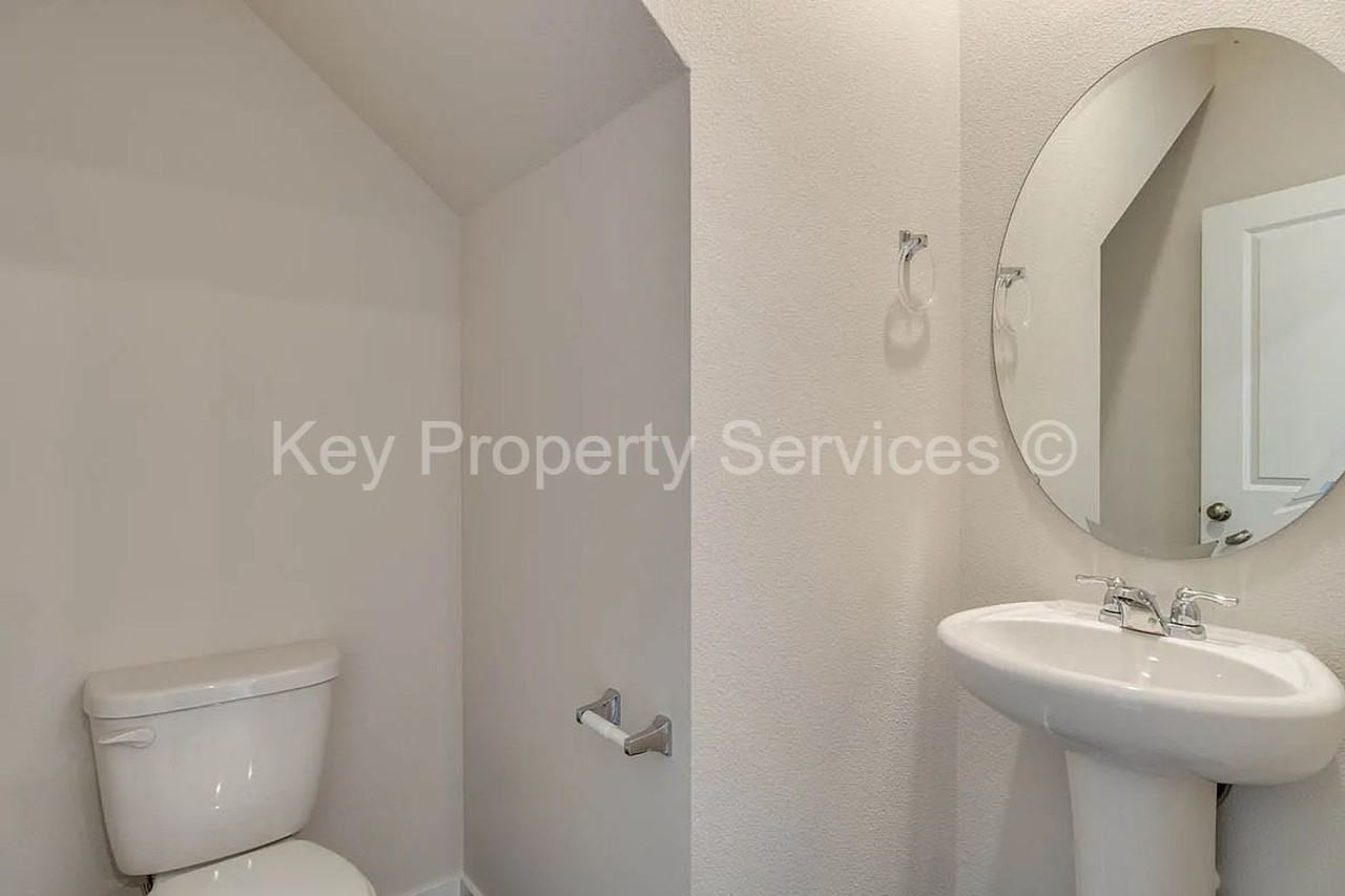 12609 Ne 116th Way - Photo 7 of 16