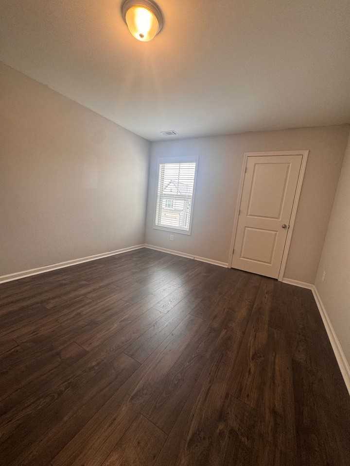 5619 Parkview Ln - Photo 3 of 25