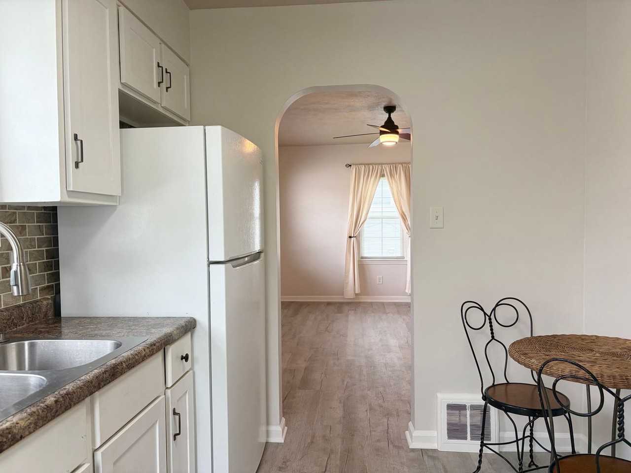 705 Cullom St - Photo 3 of 15