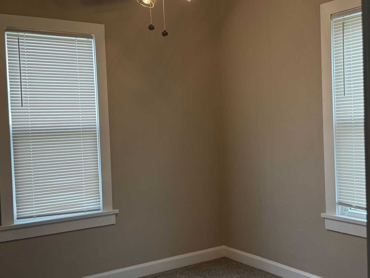 717 15th St Sw - Photo 3 of 8