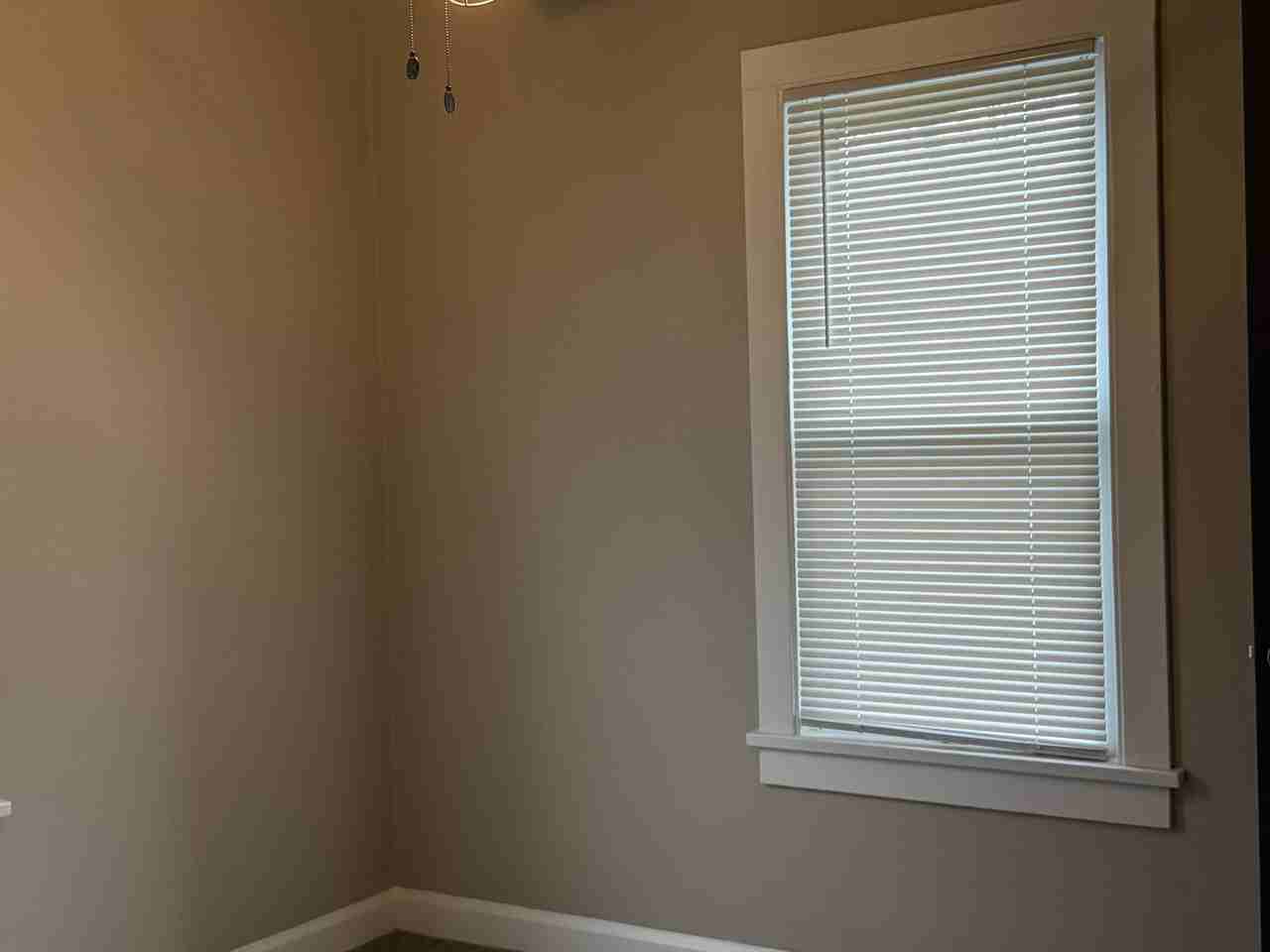 717 15th St Sw - Photo 4 of 8