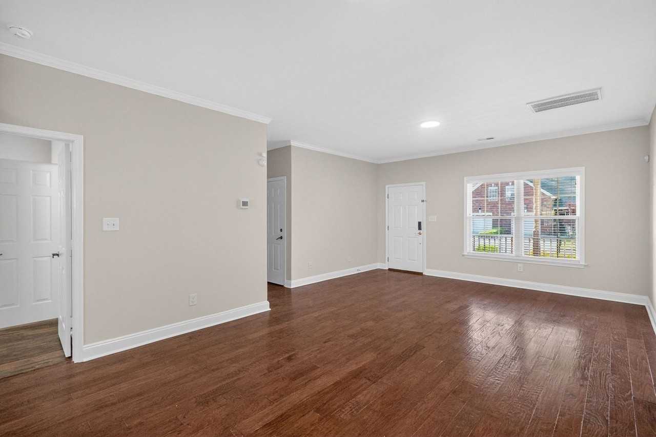 124 Quality Dr - Photo 3 of 17