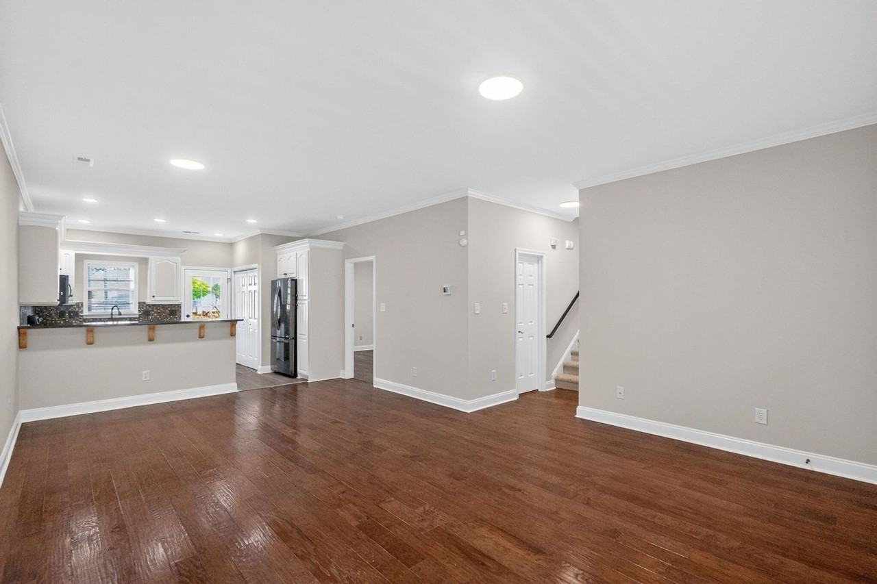 124 Quality Dr - Photo 4 of 17