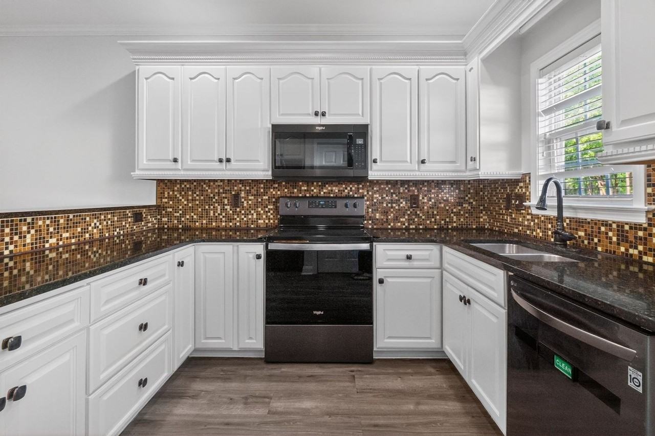 124 Quality Dr - Photo 5 of 17