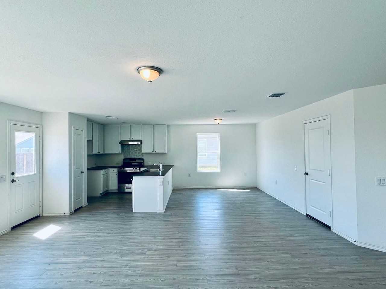 10135 Ana Hts - Photo 4 of 12