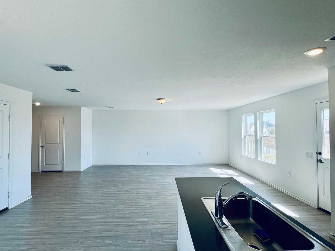 10135 Ana Hts - Photo 5 of 12